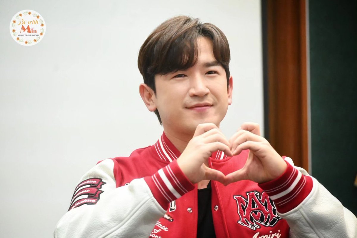 mmilyy_'s tweet photo. ์๋..
์ด ์ค๋น ๊ฐ...
์ข~ ๊ท์ฌ์ด๋ฐ๐ซถ๐ป๐คฃ๐คฃ
#์ด๋ฏผ์ฐ #leeminwoo #์ ์บ ํ #์ ์บ #MCAMP #์ ์ค์ฟจ #MSCHOOL https://t.co/pHWd2jvi6b