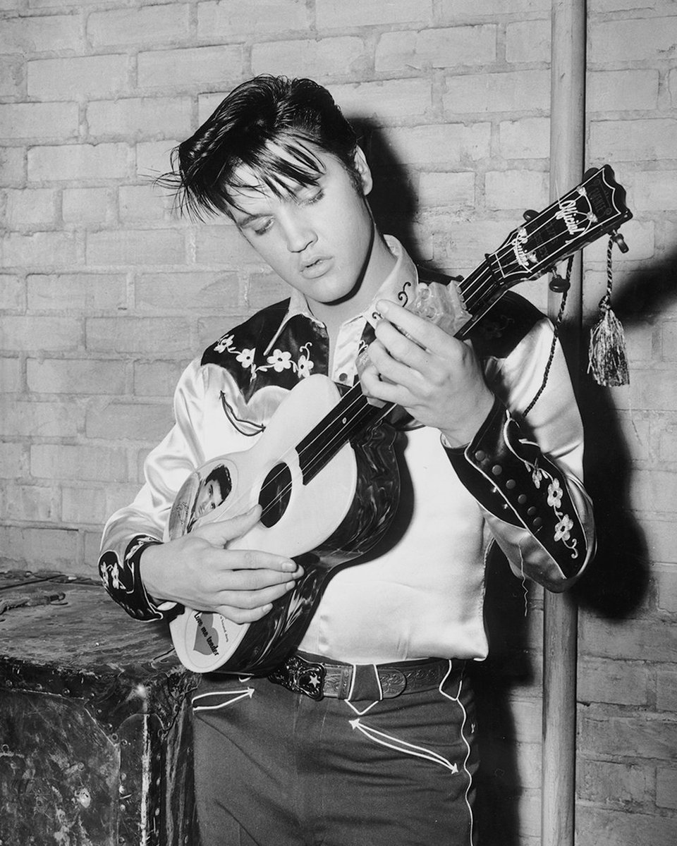 Did you know? 

On November 20, 1955, Elvis signed his first contract with RCA records.

#ElvisPresley #Icon #Star #Contract #Singer #Music #RCARecords