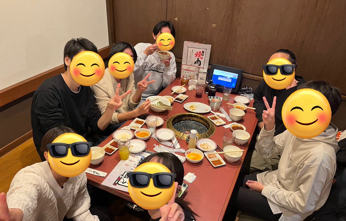 usp_unsho's tweet photo. 今日は月と木星を観測しました！⭐️
ガリレオ衛星が4つともよく見えています。その後のご飯会 https://t.co/6b9NoJn48p