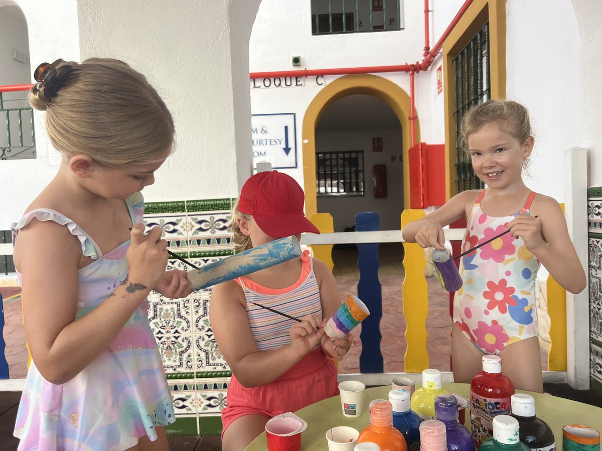 Shannon_Anim's tweet image. We have Started #EuropeanWeekforWasteReduction at our #CreatureClub making creative animals made out of #ToiletPaperTubes and of course.. decorating our memory Tree at #SunsetHarbourClub👏♻️ 
#EWWR #GoingGreen 
@Radha_dadlani @RachelDemmy @lourdesGober