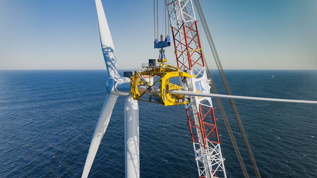 OrstedUS's tweet photo. The first South Fork Wind turbine has successfully been installed! The @SouthForkWind team has completed installation of the project’s first 11 MW wind turbine generator, another significant milestone for New York’s first offshore wind project. https://t.co/TXa6z34A3p