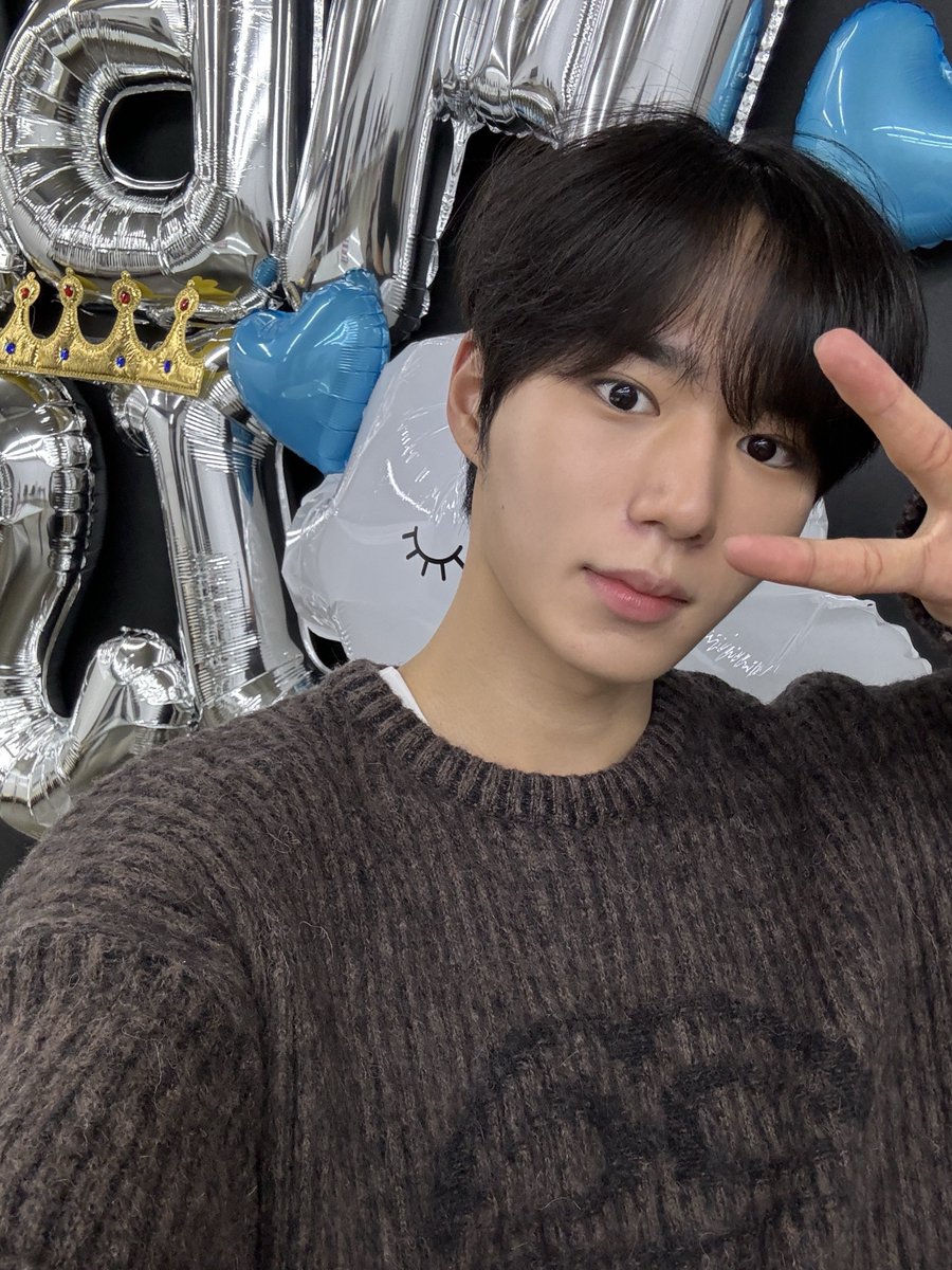 WEi__Official's tweet photo. 부드러운 생크림보다 순둥순둥한 막내 듄더🩵
루아이랑 이야기하면 시간가는 줄 모르는 사랑둥이 준서와 생일을 함께 보내주셔서 감사합니다😊 
남은 준서데이도 준서로 가득한 하루보내세요✨

#위아이 #WEi 
#김준서 #KIMJUNSEO https://t.co/2kyKIXqjXp