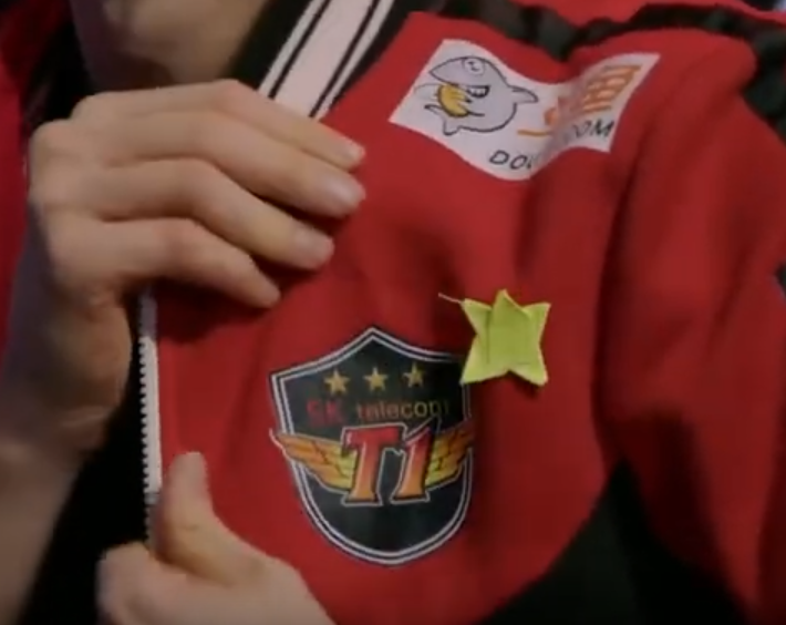 <a href="/T1LoL/">T1 LoL</a> 10 years ago I witnessed T1 and Faker lifting the trophy for the first time and fell in love with the game and the esport.
10 years later ⭐️⭐️⭐️⭐️CONGRATZ