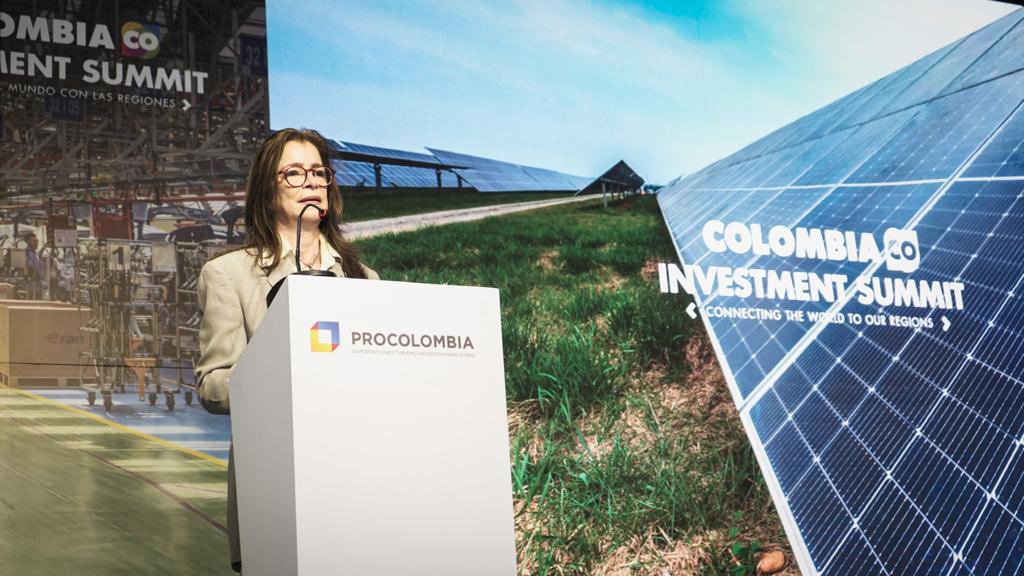 PROCOLOMBIACO's tweet photo. “#ColombiaInvestmentSummit2023 marca un hito pues es la primera vez que se enfoca en las regiones, con el fin de fortalecer su economía.
Entre el 20 y el 28 de noviembre estas regiones podrán exponer su oferta sectorial ante inversionistas internacionales” @CarCaballeroV https://t.co/icUMZEy5Ez