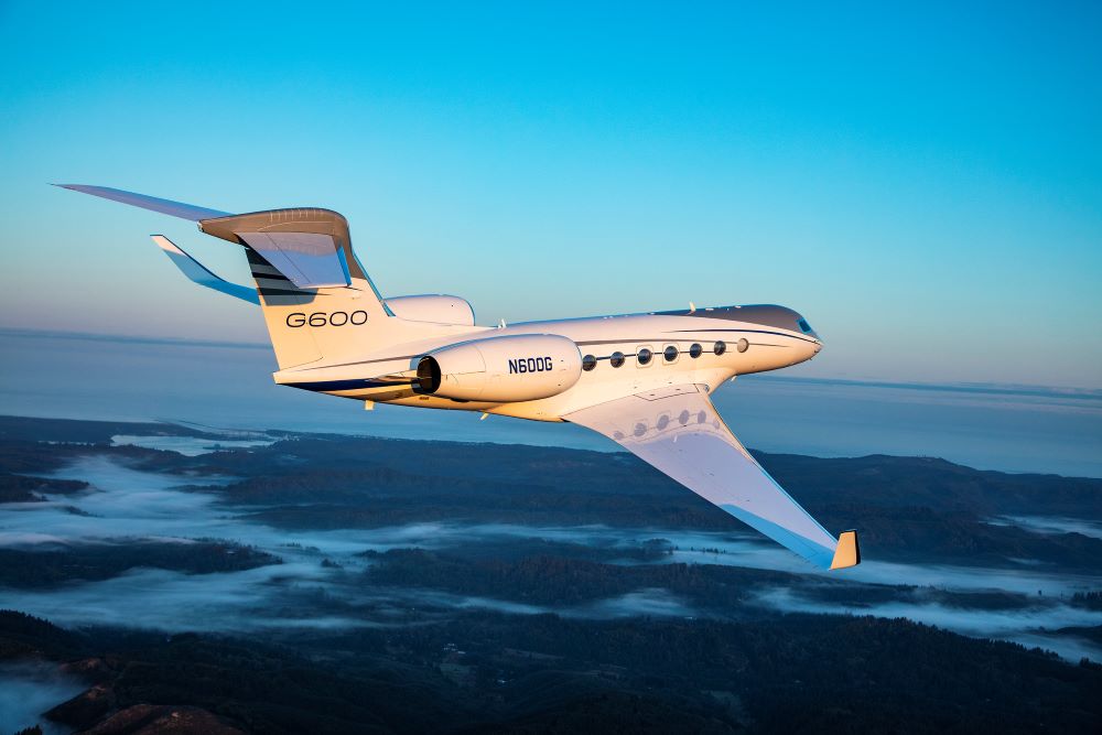 @gulfstreamaero  has completed the world's first trans-Atlantic flight on 100 percent SAF, taking off from the company headquarters in a G600 and landing at Farnborough Airport in England just under seven hours later.
 globalair.com/articles/gulfs…