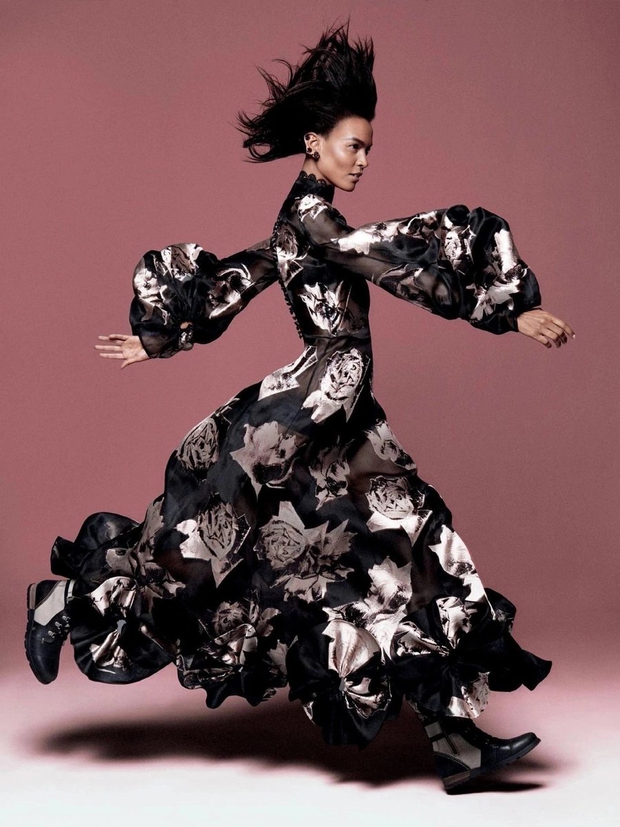 worlds_moda's tweet image. #flashbackWM (1/3)

#VOGUEUS,
September 2015.
By #DavidSims

⬇️More in the next post⬇️
#LiyaKebede