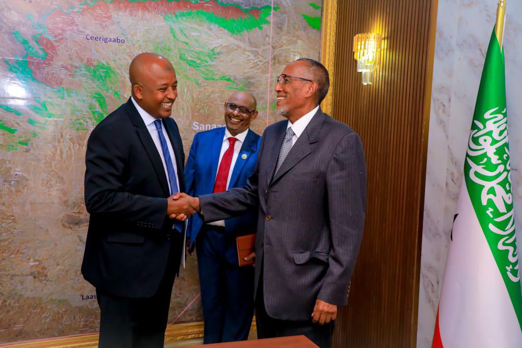 H.E. President Muse Bihi Abdi welcomed the newly appointed Foreign Trade Advisor for France to Somaliland (CCE) Mohamed Sahardeed. We had productive discussions on strengthening trade relations between our two countries and H.E. welcomes the collaboration and trade with France.