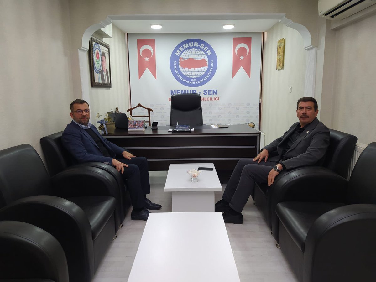 ugurgokbel's tweet photo. Memur-Sen Denizli İl Temsilcisi ve Eğitim Bir-Sen Şube Başkanı @feyzullahoselms ‘i ziyaret ettik. Nezaketi ve misafirperverliği için teşekkür ediyorum.

Toplumun tüm kesimleriyle ortak hareket etmek ana şiarımızdır. Güçlü ideallerimiz var.

Pamukkale'miz için hazırız, kararlıyız. https://t.co/4kiogkOoQH