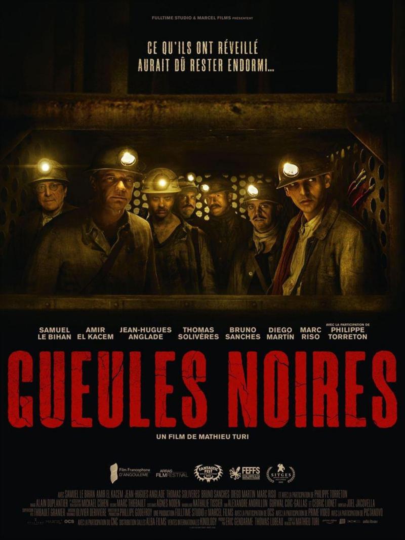 Je n'avais pas autant apprécié un film d'horreur français depuis Haute Tension.

#GueulesNoires est un The Descent Lovecraftien à la française. 

La claustrophobie des mines, ajoutée à l'étrange créature  nous plonge dans une bonne ambiance angoissante.

Foncez voir ce film !