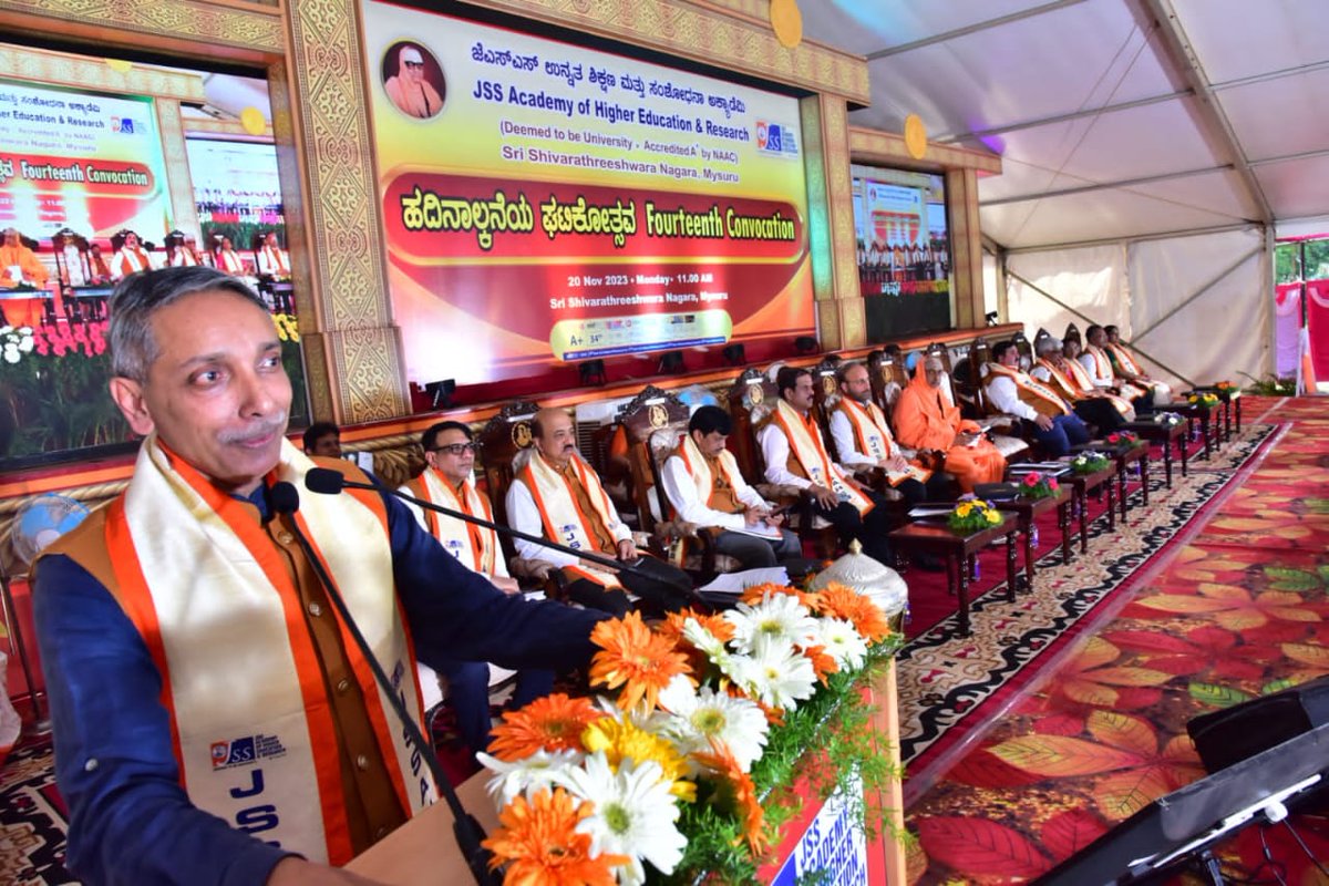 mamidala90's tweet photo. Today, attended the convocation of JSS Academy of Higher Education &amp; Research at Mysuru. This was followed by a wonderful interaction and Q&amp;A session with the students. https://t.co/8t72GP2Qoy