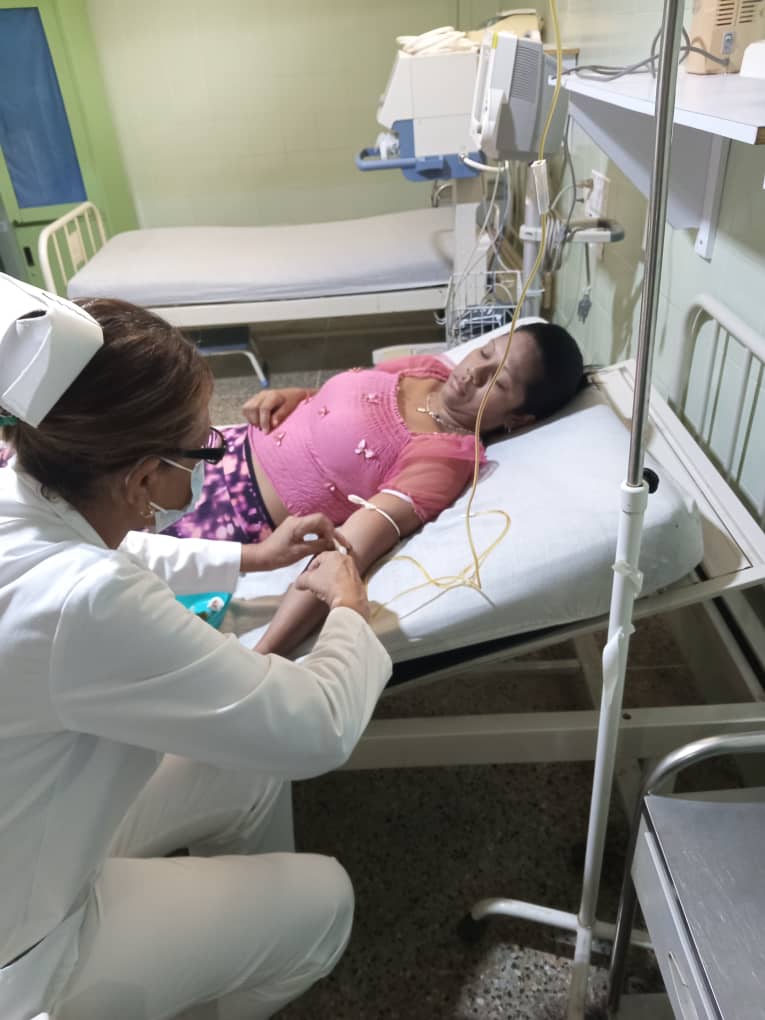 A cada enfermera se le delega la responsabilidad total de planificar, realizar y evaluar la asistencia de sus pacientes.

#CubaPorLaVida🇨🇺
#CubaCoopera 
#FidelPorSiempre