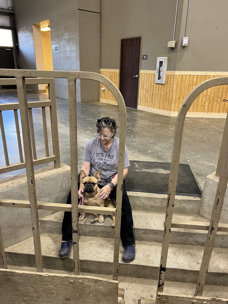 echristie19's tweet photo. So many things have happened just in the first week of you not being here. Wish I could call you and tell you all about it💔 https://t.co/bAPwg9m914