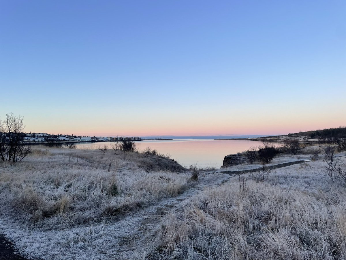 cappsperhaps's tweet photo. #MarathonUpdate
A frosty 5k at sunrise (10:00) ending up at the beautiful @SkyLagoonIS https://t.co/a3rEDXCZ1K