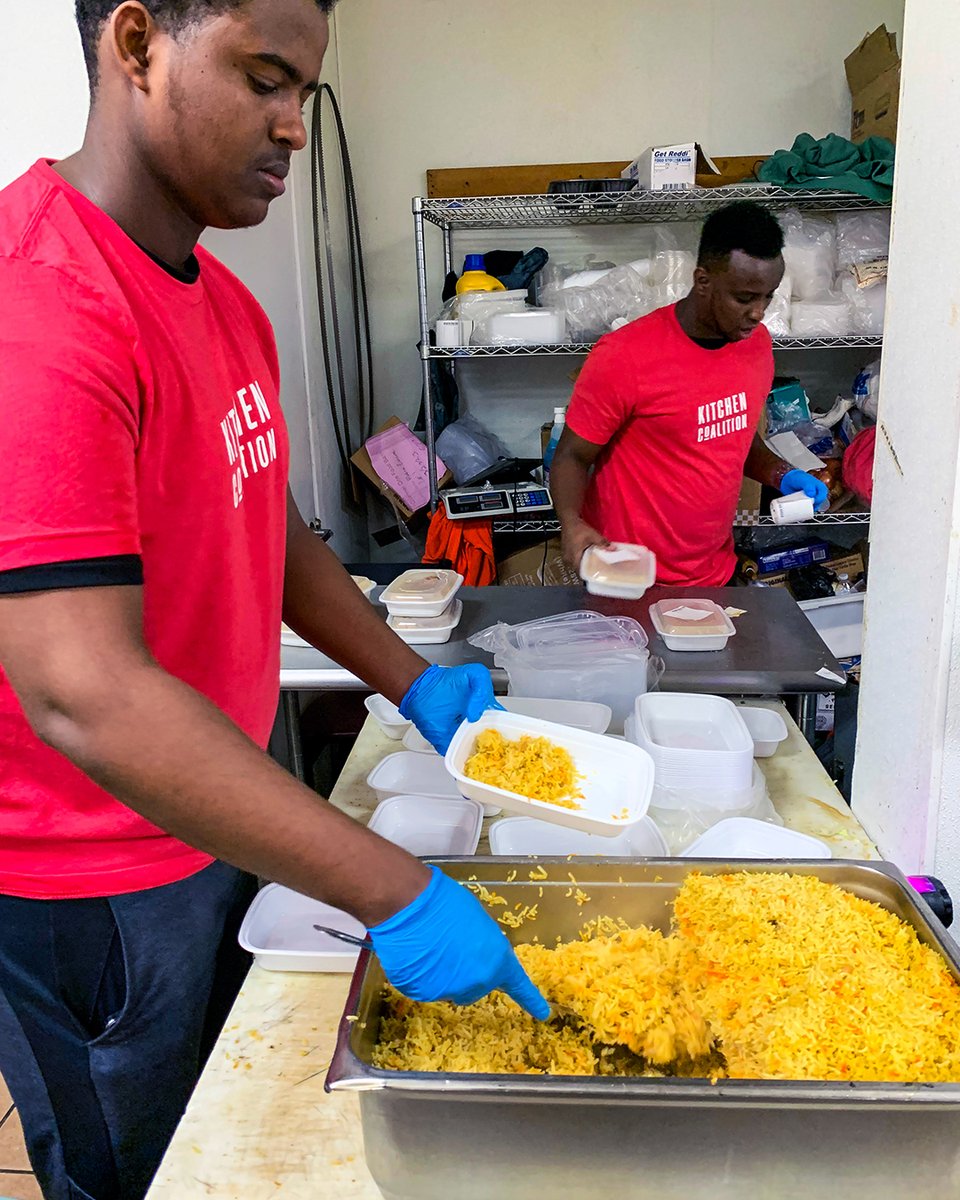 Channel1FoodMN's tweet photo. Shout-out to Madina Cuisine in Faribault for helping fight food insecurity in Rice County! This tremendous staff has been a #ChannelOneMN @kitchcoalition partner since September 2022 and in that time has provided 30,000 meals to @somalicrs! https://t.co/B6jcVFke4j https://t.co/CXfM264OMh