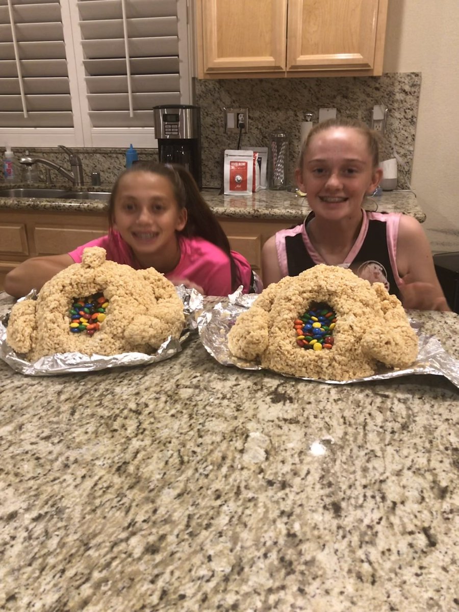 CallMichele's tweet image. Thankful for great friends
These 2 Turkeys always squeezed in time for fun, chose their goals, &amp;amp; made sacrifices 

Harper is off to Stanford for Basketball next year 

Lauren to Santa Clara for Soccer

🦃 Yes.. Rice Krispy turkeys &amp;amp; made at midnight 2018
#Memories 
#LikeMinded