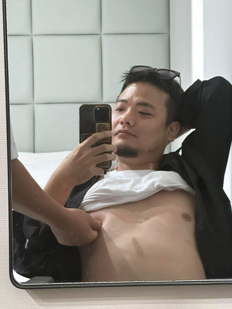 JY tweet media