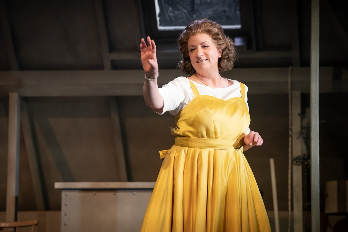 LeedsPlayhouse's tweet photo. Vote for Katherine Dow Blyton, Betty in A Passionate Woman, as Best Performer in a Play
🗳️Vote >>  https://t.co/SyJNkxPbIw
#WOSAwards
📸Marc Brenner https://t.co/9zfDTnQTkh