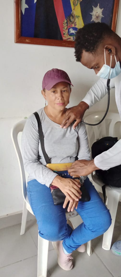 Contribuyendo a la promoción de la salud, la prevención y la atención de los enfermos.

#CubaPorLaVida🇨🇺
#CubaCoopera 
#FidelPorSiempre