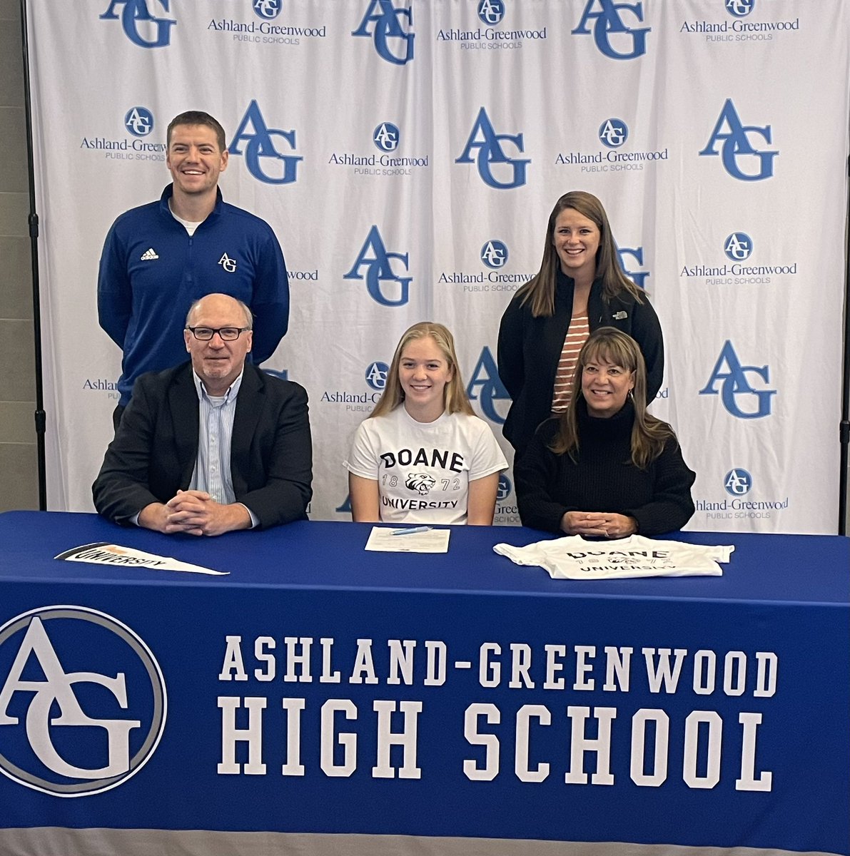 Congratulations to Bree Schefdore as she commits to continue her softball career at Doane!  She will represent the Bluejay community well!  Go Jays!