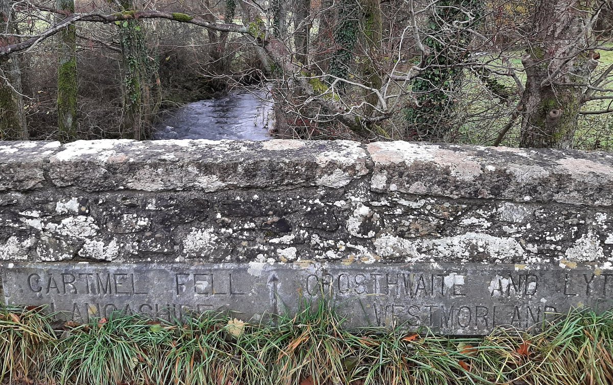 Historic county boundary marker on Lobby Bridge to the east of Lake Windermere, south of Bowland Bridge. Discovered as I was walking @SlowWaysUK. @RealCounties