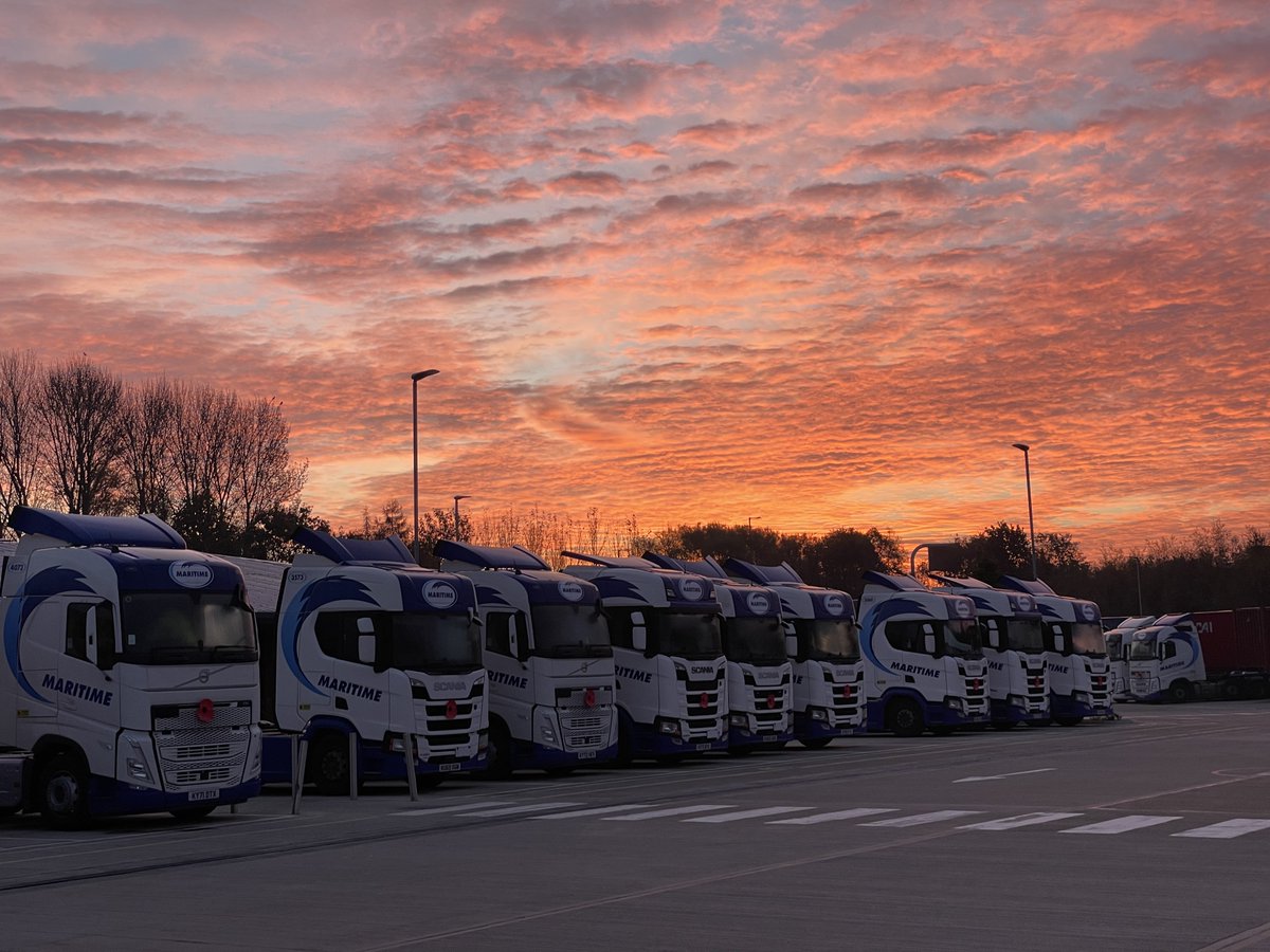 Maritime_UK's tweet image. Wow...!

That was our reaction to these pictures of pink skies over our Wakefield depot recently.

Thank you to one of our drivers, Mark, for capturing this stunning sunrise before the rain arrived! 😍

 #WakefieldDepot #PinkSkies #DriversPhoto #MaritimeTransport