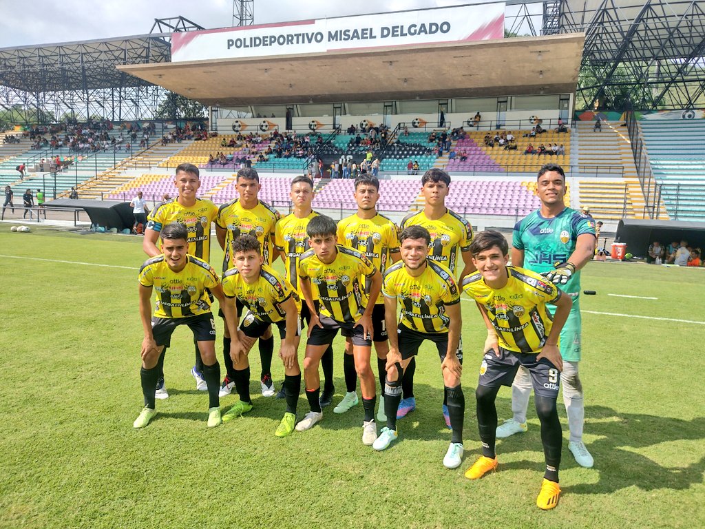 Cantera_DTFC's tweet image. #CanteraDTFC | #S19 | #8vos | [⏱️12'] | #TAC 0-0 #CBB | 📋 Así formamos:

40. Jonathan Martínez
3. David Sánchez
5. Ángel Rueda
6. Jhonny Chacón
8. Rafael Jurado
9. Jean Bustos
12. David Rosales
13. Edwin Medina
14. Pedro Roa
22. Gabriel Mora
24. Franyer Sandia