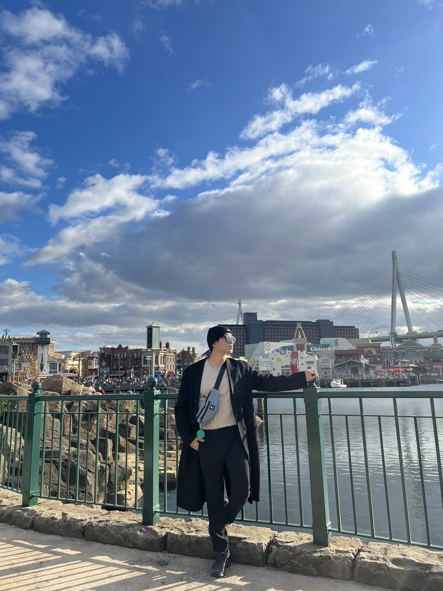 ONF_members's tweet photo. [#와이엇 #WYATT] #UNIVERSAL_STUDIOS_IN_JAPAN 
PHOTOGRAPHER #HYOJIN https://t.co/kfH3Ej8NOe
