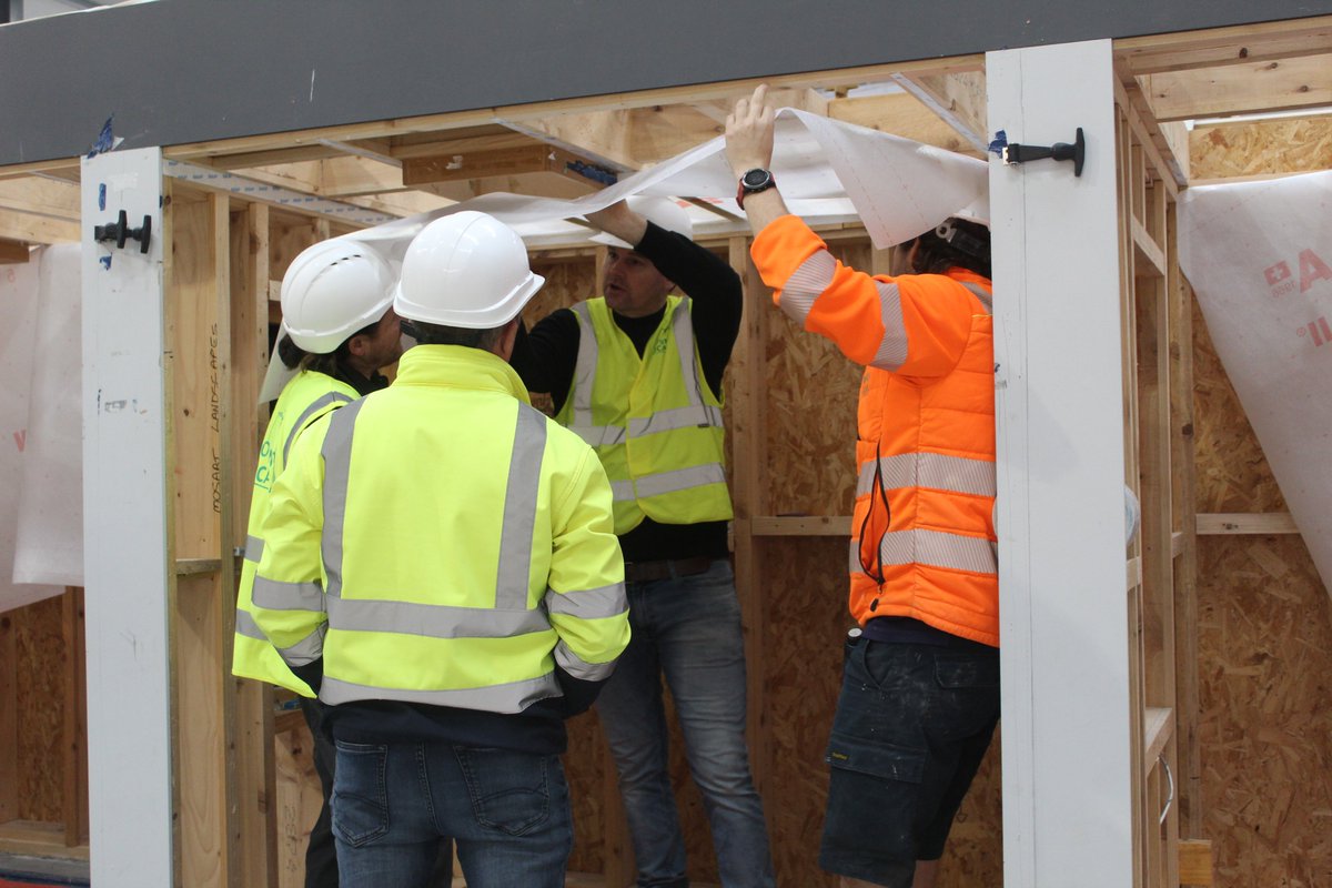 Delighted to welcome Stan from <a href="/SIGA_swiss/">SIGA</a> onsite for a CPD Event for NZEB Tutors. It's important for our Tutors to stay up to date to offer the best possible training to our learners.
#thisisfet  #nzeb #Sustainability #fullyfunded  #construction #NZEB #LOETB #airtight #retrofit