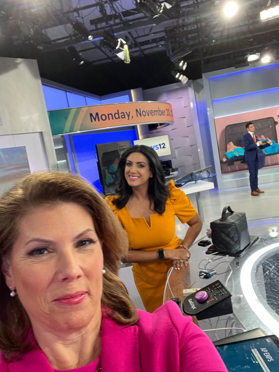 Kicked off the week with <a href="/SymaChowdhry/">Syma Chowdhry</a> and <a href="/Meteor_Mike/">Mike Rizzo</a> on weather watch for the holiday