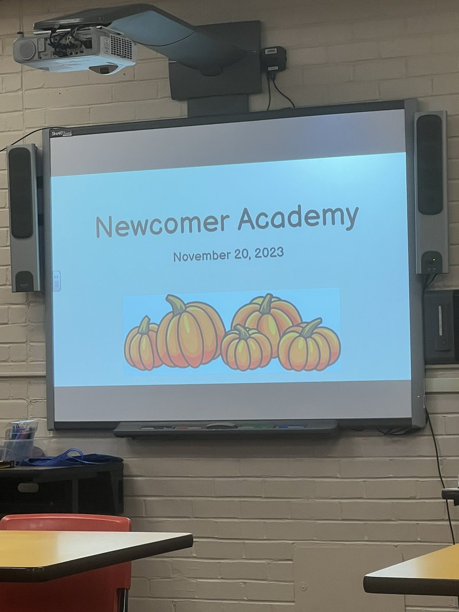 gcsd_wlenl's tweet photo. Today at RFMS we celebrated our newcomers in our 2nd Newcomer Academy gathering.  “What are you thankful for?” 🌎 #glencovepride #embracinginclusivity https://t.co/Dhd4ANO268