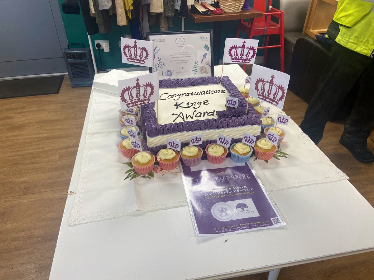 Celebrating our King’s Award for Voluntary Service with a gigantic cake for all our volunteers this morning #KAVS2023 <a href="/KingsAwardVS/">The King's Award</a>