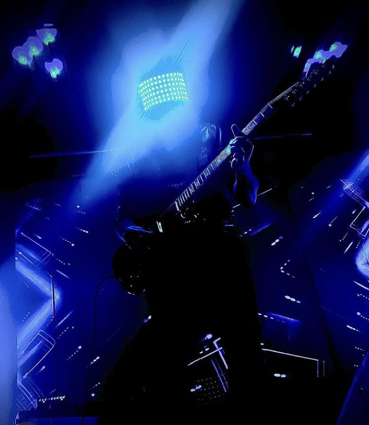 blcksgnl's tweet photo. Humans, stay radical! 🤘🔥🧊🤘
#cyberpunk #darksynth #synthmetal #synthwave #electronicmusic #destroythehumans #blacksignal https://t.co/CHTje0DZUn