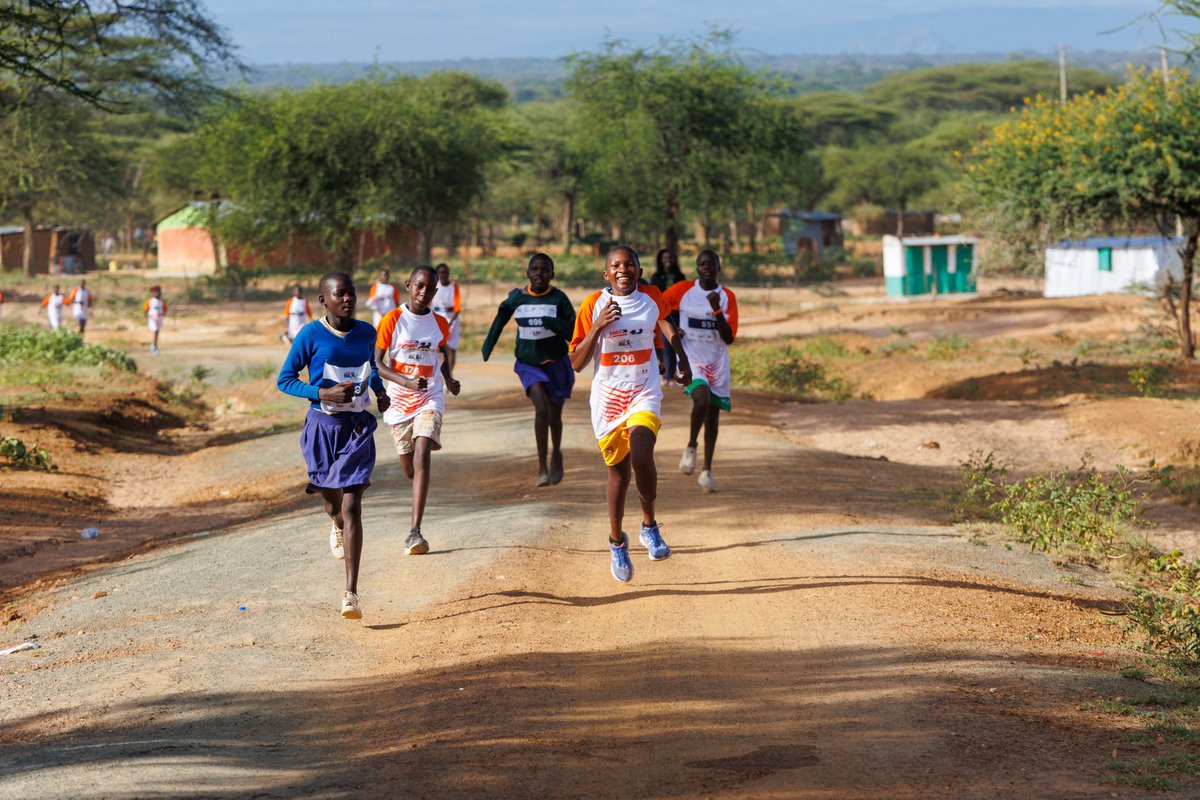 janetmachuka_'s tweet photo. I know most ladies might not find it easy to run in skirts but look at these 😍, the women in Kacheliba, West Pokot are at it!
The 10KM charity run by @DNDi was successful. This was in support people affected by Neglected Tropical Diseases. #RunForNeglectedPatients #BeatNTDs https://t.co/BAN7JumCzT