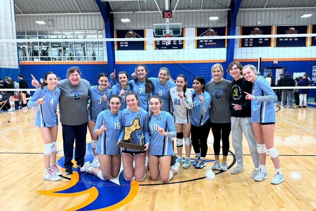 cburyNews's tweet photo. Volleyball clinched the 2023 NEPSAC Class C Championship with a thrilling win over Cushing Academy!
Football triumphed over Worcester Academy, earning the “2023 John Mackey Bowl Champions” title!
3 of our XC runners shone in the NEPSTA All Star Meet, claiming top 10 finishes! https://t.co/QyR1rTWaNA