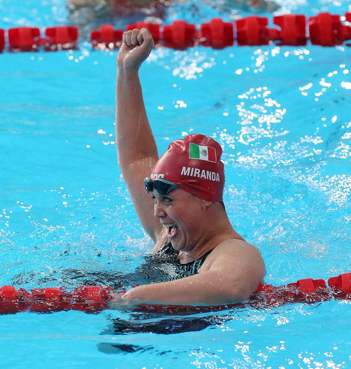 Medalla de Oro para México!! 🥇🇲🇽

Nely Miranda🇲🇽 se lleva el primer lugar en la final de los 150m combinados SM4 de la #ParaNatación con un registro de 3:02:55, el cual es nuevo récord Parapanamericano.