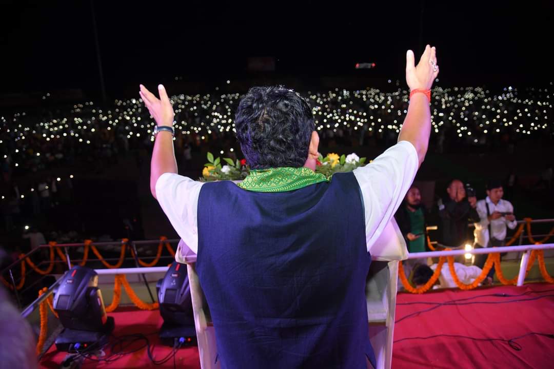 PramodBoroBTR's tweet photo. Every heart aglow with the light of peace, every mind radiant with thoughts of progress.

A spellbinding spectacle unfolded at the Shanti Samriddhi Samaroh - Thanksgiving & Celebrating Peace Programme, as thousands of citizens of BTR lit their torches to illuminate BTR’s path to Peace & Progress.

Thank you, Adarniya PM Shri @narendramodi Ji, Hon’ble HM Shri @AmitShah Ji, and Hon’ble CM Dr. @himantabiswa dangoriya, for being torchbearers of BTR’s peace & progress.

#BTRCelebratingPeace
