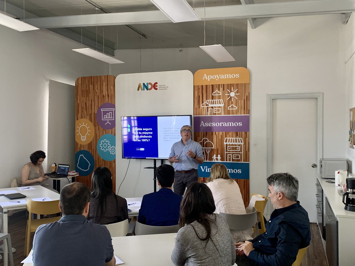 ANDEUruguay's tweet photo. Realizamos el segundo encuentro de instituciones intermedias y personas facilitadoras de Modo Digital 🙌🏻.
Una instancia de intercambio y validación del proceso de trabajo 🚀. https://t.co/Zcz8P3x5hp