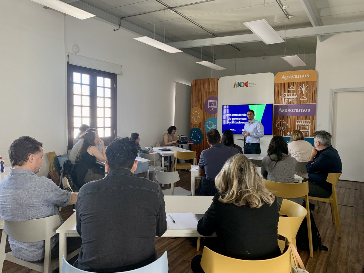 ANDEUruguay's tweet photo. Realizamos el segundo encuentro de instituciones intermedias y personas facilitadoras de Modo Digital 🙌🏻.
Una instancia de intercambio y validación del proceso de trabajo 🚀. https://t.co/Zcz8P3x5hp