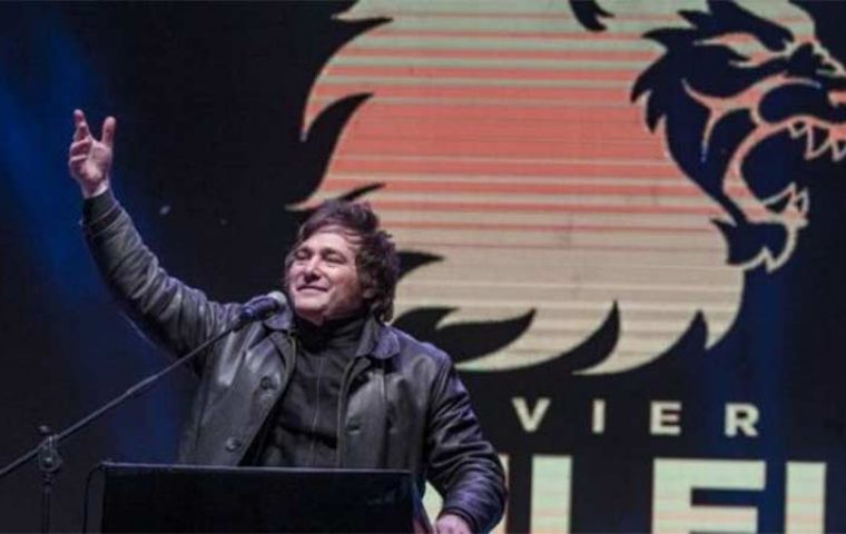 dickcastillo10's tweet photo. @JMilei fue elegido presidente de #Argentina. 
Un economista para un momento de inflexión en medio de una crisis socioeconómica que atraviesa nuestro país hermano.
Adelante!!! https://t.co/aOZPzTIh6J
