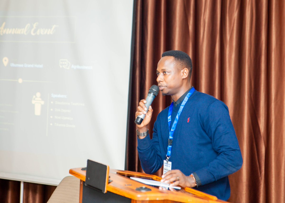 AlumniRwBe's tweet photo. 📸Reflecting on key moments from our event last year focusing on agribusiness. From import substitution to export potential, investment opportunities, and the pivotal role of agriculture in Rwanda's evolving society. 🌱Stay tuned for this year's topic announcement! #AgriBusiness https://t.co/FNT5i58QBC