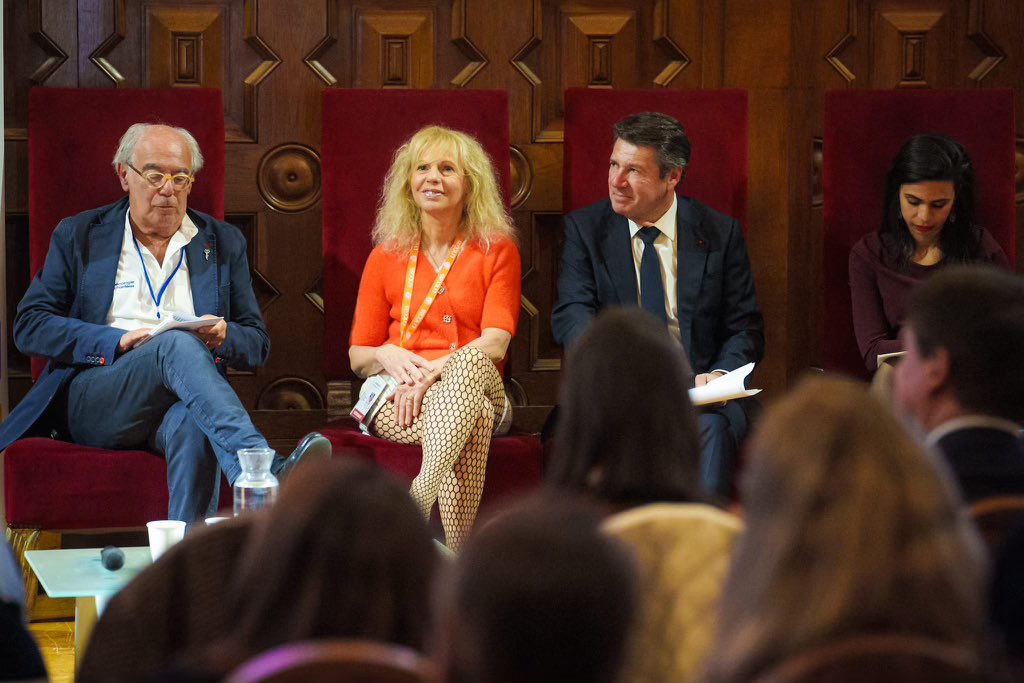 Ouverture du colloque « Stop aux violences intra-familiales » avec <a href="/cestrosi/">Christian Estrosi</a> &amp; <a href="/gynfrontieres/">Gynécologie Sans Frontières</a>
Dédié aux professionnels de santé, social, police &amp; justice pour définir un parcours de soins dédié pour les femmes (90%) &amp; hommes (10%) qui endurent les violences familiales en silence
