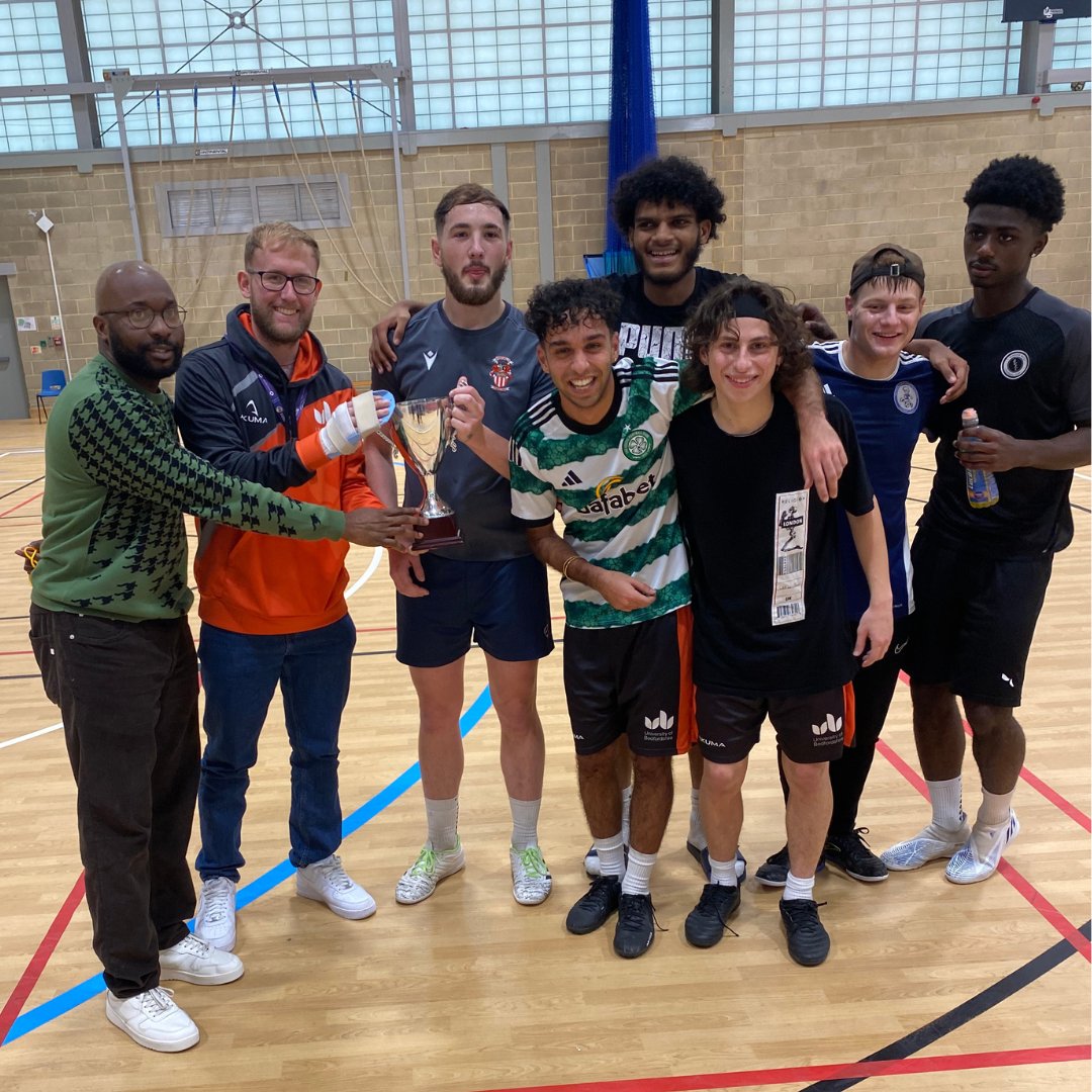 A hectic week in the life of your favourite SU! We loved the Diwali celebrations, giving away our picture prize to @omi_williams, watching our Futsal champions, talking to over 300 new students, meeting Course Reps at our first ever reps conference.  🙌⚽💃🎉📷 #BedsSU