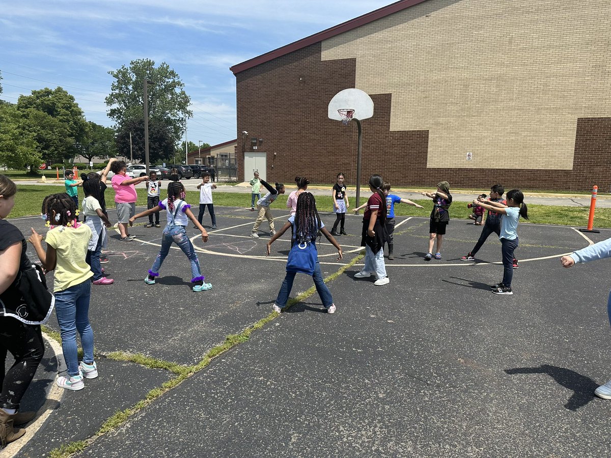 Edison School tweet media