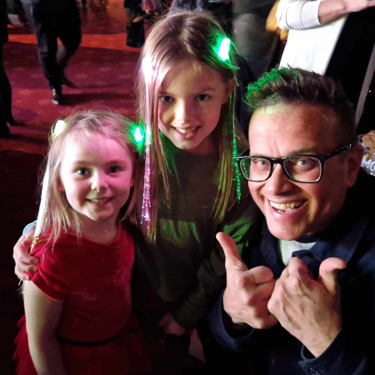 mistermarkjones's tweet photo. #ivelostcount Seal Bay (have they ever had a seal down there?) on Friday for the final gig of the year. Bentley wouldn't sing, Bailey made skids, and I was support to ยผ of East 17. I got to catch up with my cousin Stuart and his family.
#sealbay #skidmarks #east17 https://t.co/V645wb0BXL
