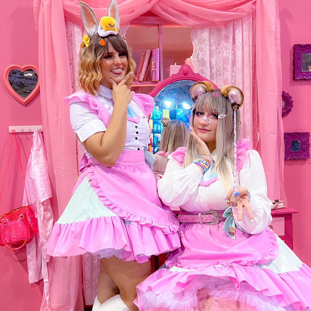 Thanksgiving vibes with a side of #fandom! 🍁🍂 Super excited for <a href="/fanexposf/">FAN EXPO San Francisco</a> and our collab with #aihoshicafe! 💕 Join us this holiday weekend, your presence would be our biggest blessing! 🙏 Tickets are available below!

wasabiani.me/maidcafe-FXSF

#fanexposanfrancisco #maidcafe