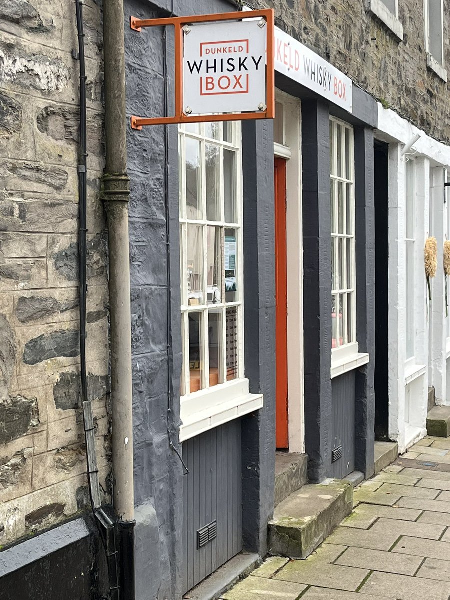 eunson_garry's tweet photo. Lovely visit to the beautiful and historic village of Dunkeld. What more could this traveller want? A boutique whisky shop and a Cathedral housing carved ecclesiastical stones from the early Middle Ages. #scottishtraveltips @welovehistory #undiscoveredscotland https://t.co/VkFZUEVcU4