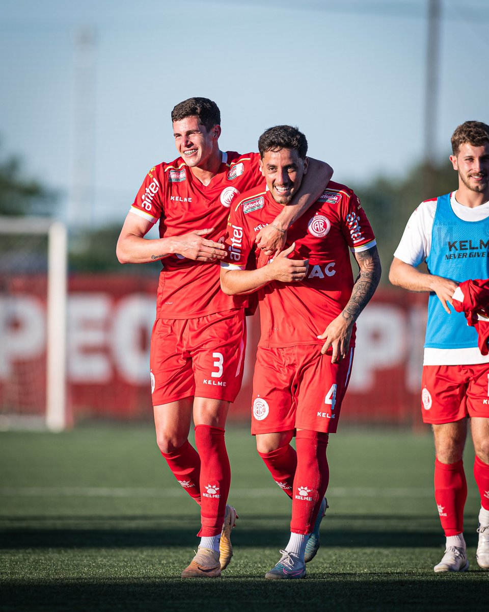 RentistasSad's tweet photo. Se arranca la semana con una sonrisa 😃 preparando lo que se viene!! #todosjuntos #vamosbicho🐞⚽️ https://t.co/cHTqSM66V9