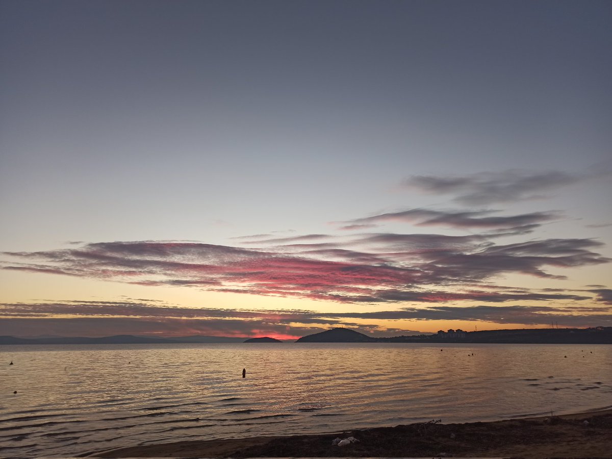 Amenkse's tweet photo. #sunset https://t.co/BRZ6svmWVC