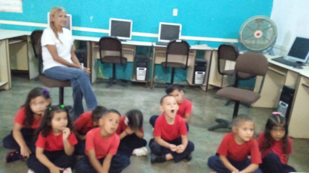 CbitLlaneritos's tweet photo. #Hoy 20Nov nuestros niños y niñas en el Cbit observaron videos relacionados con el Esequibo, canciones en ingles , números , colores ,cuento de navidad , @fundabitguaric2 @NicolasMaduro @MPPEDUCACION https://t.co/mKdqTjyl7D