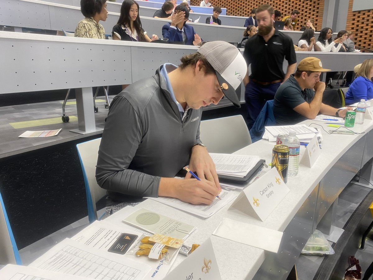 simploypeo's tweet image. 🌟🎓 Celebrating the Future at Battle of the Saints! 🚀🏆

Recently, we had the privilege of witnessing the bright future of innovation and entrepreneurship at the 'Battle of the Saints' event, hosted at @StLCC Meramec.

#BattleOfTheSaints #FutureInnovators